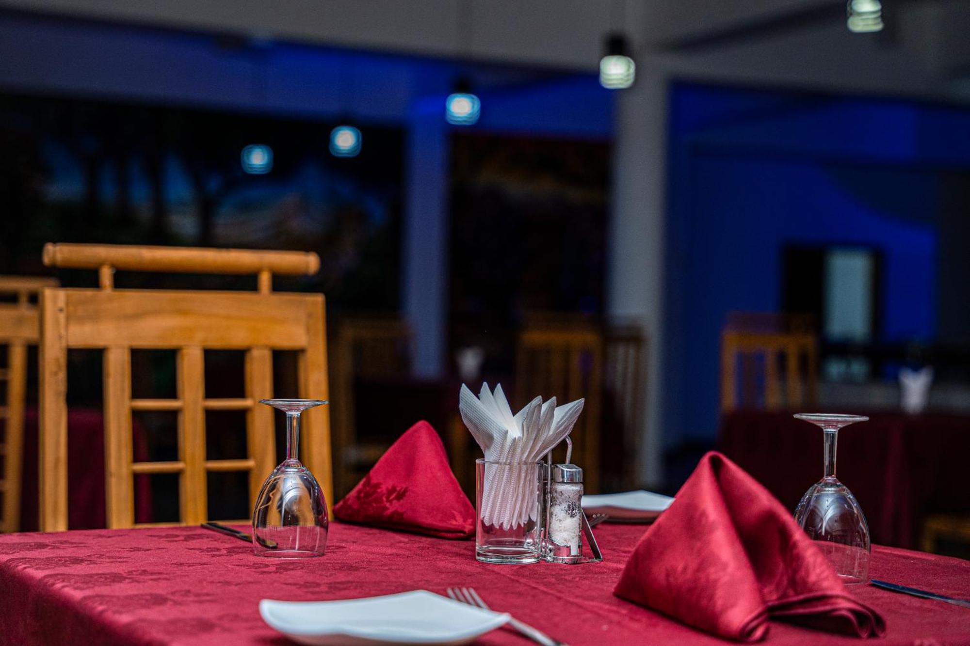 Theevanni Resort Trincomalee Exterior foto