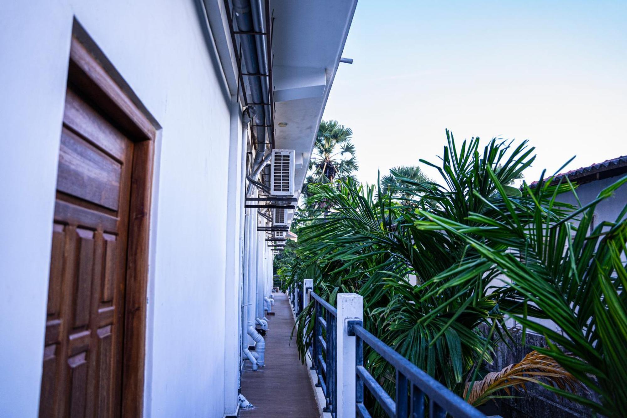 Theevanni Resort Trincomalee Exterior foto